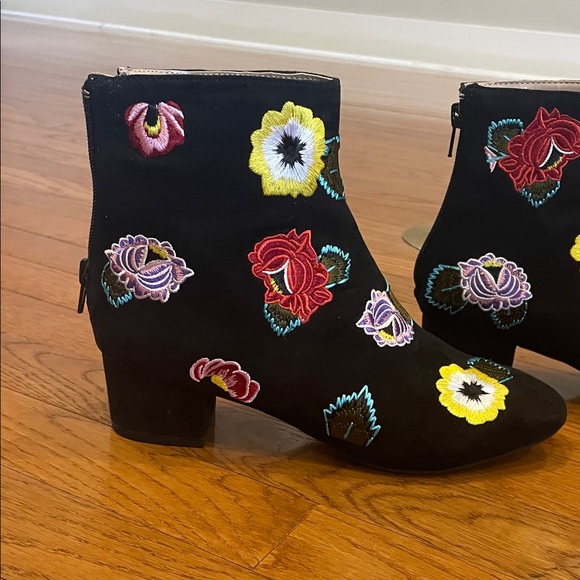 Betsey Johnson Black Ankle Boots with Colorful Floral Embroidery - Picture 2 of 8